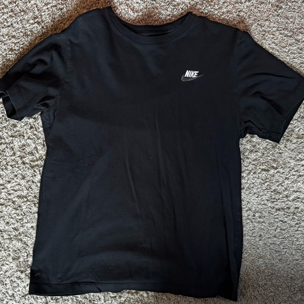Nike Men's Black T-Shirt